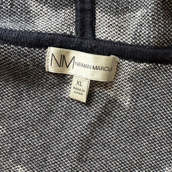 Neiman Marcus Navy and White Star Sweater size XL - Picture 3 of 6